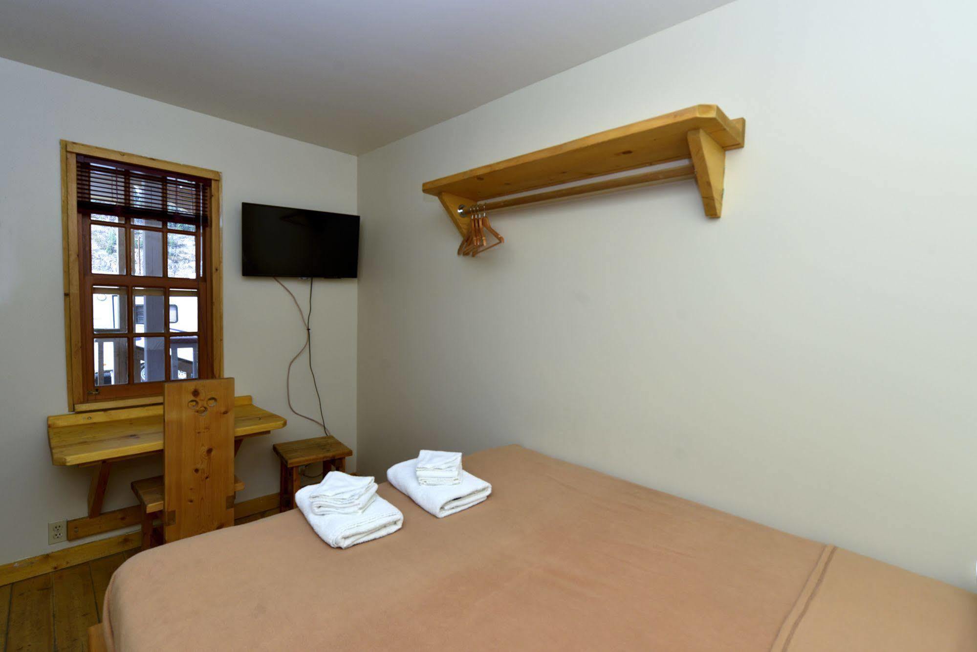 The Bunkhouse Hotel Dawson City Bagian luar foto